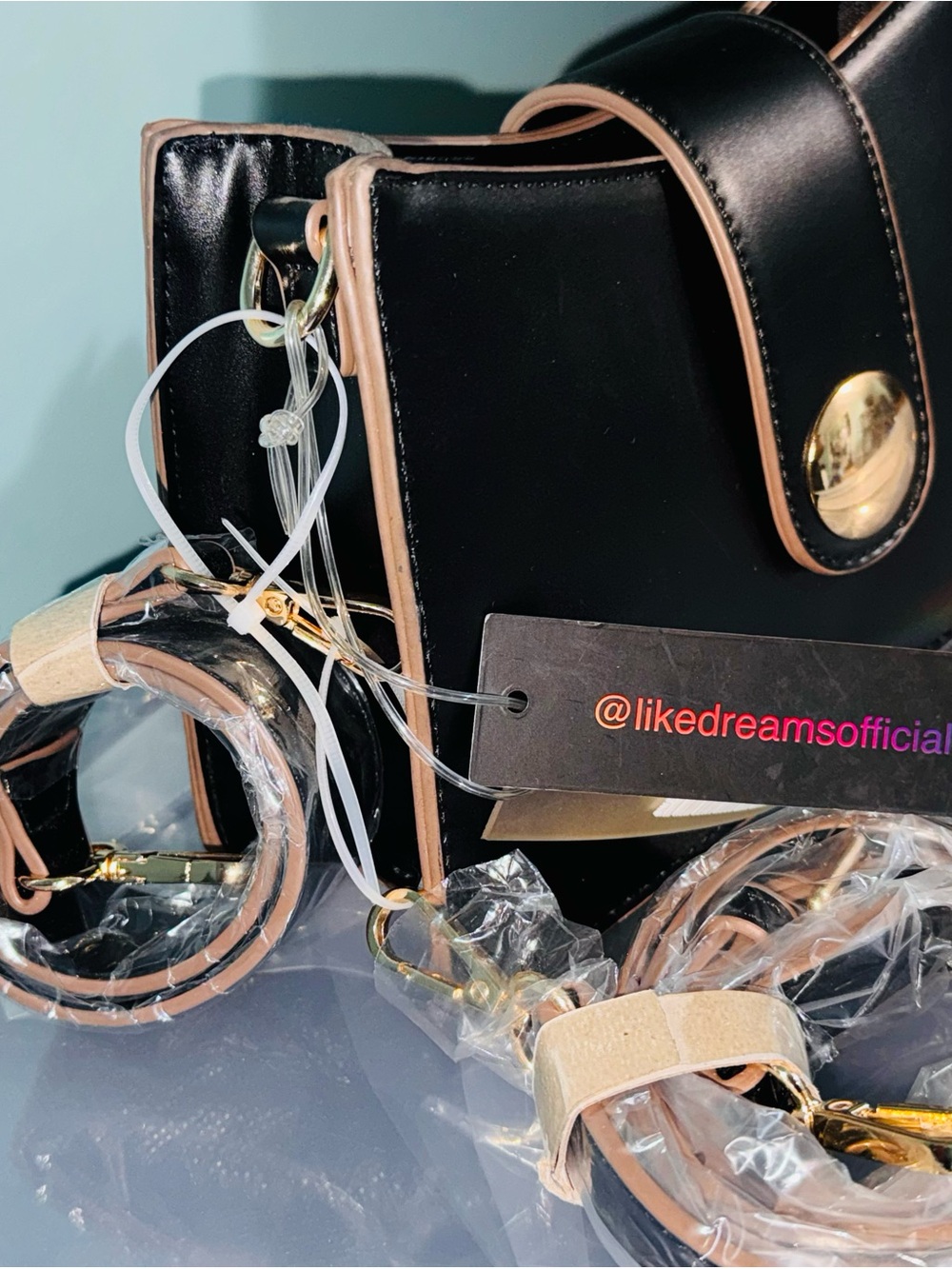 Like DREAMES Black Leather Label Handbag Accent